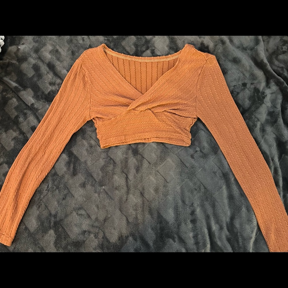 long sleeve crop top